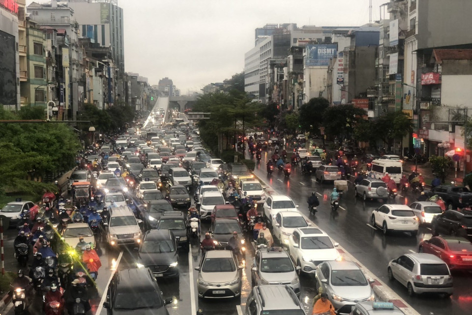 Ùn tắc kéo dài trên đường Trường Chinh, quận Đống Đa. (Ảnh: Tuấn Đức/TTXVN)