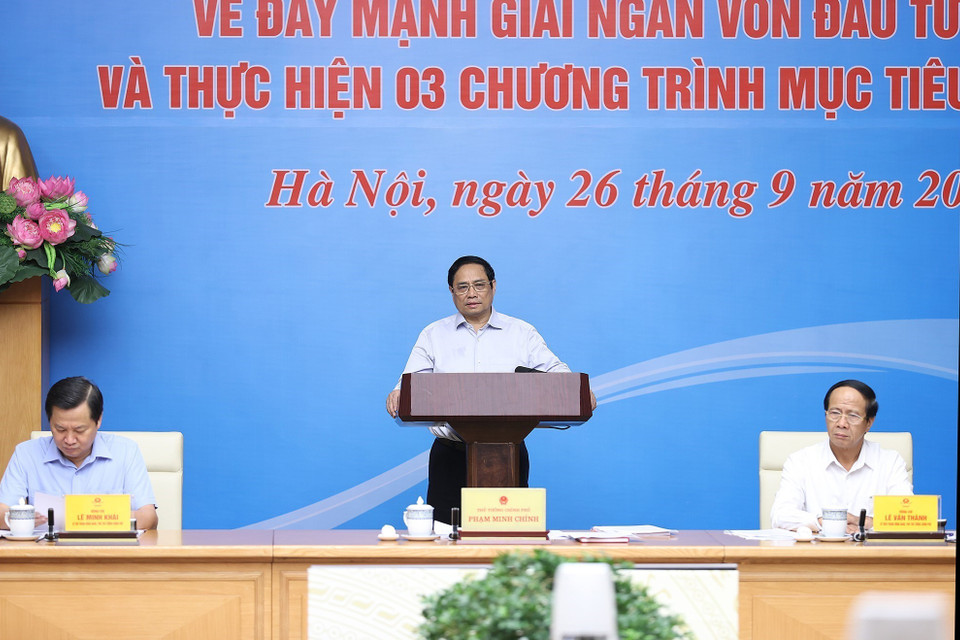 Sáng 26/9, tại Hà Nội, Thủ tướng Phạm Minh Chính chủ trì hội nghị trực tuyến toàn quốc về đẩy mạnh giải ngân vốn đầu tư công và thực hiện 03 chương trình mục tiêu quốc gia. (Ảnh: Dương Giang/TTXVN)