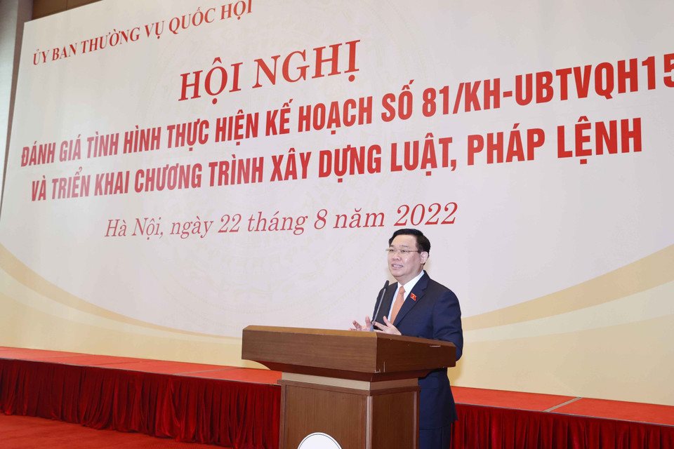 Chủ tịch Quốc hội Vương Đình Huệ phát biểu chỉ đạo và kết luận hội nghị. (Ảnh: Doãn Tấn/TTXVN)