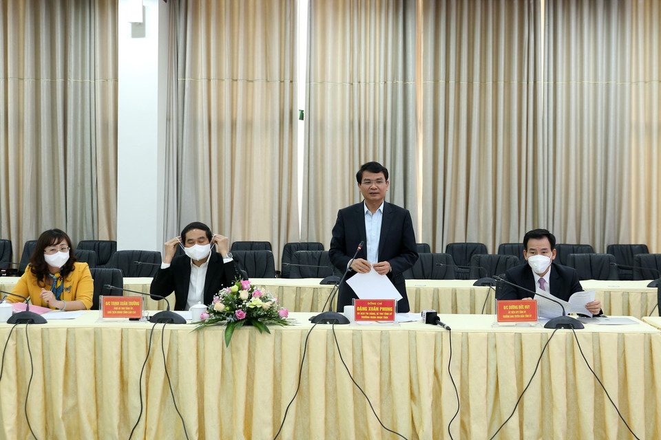 Ông Đặng Xuân Phong, Ủy viên Trung ương Đảng, Bí thư Tỉnh ủy Lào Cai phát biểu tại buổi làm việc. (Ảnh: Quốc Khánh/TTXVN)