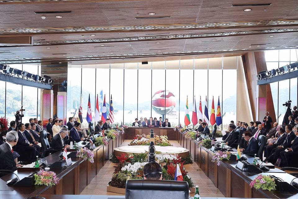 Phiên toàn thể Hội nghị Cấp cao ASEAN lần thứ 42. (Ảnh: Dương Giang/TTXVN)