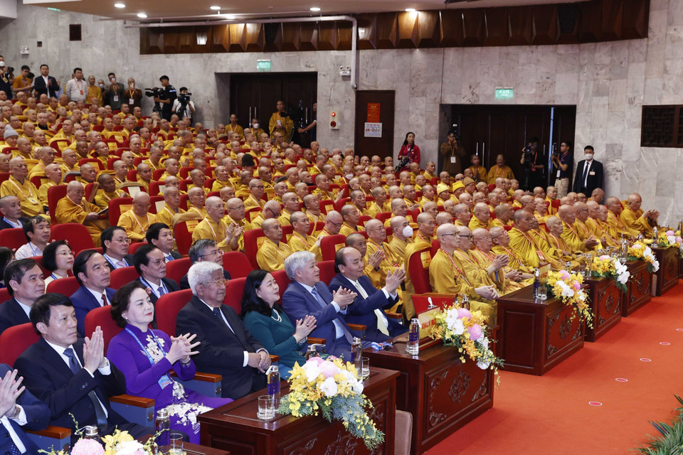 Chủ tịch nước Nguyễn Xuân Phúc dự lễ khai mạc Đại hội Phật giáo toàn quốc lần thứ 9. (Ảnh: Thống Nhất/TTXVN)