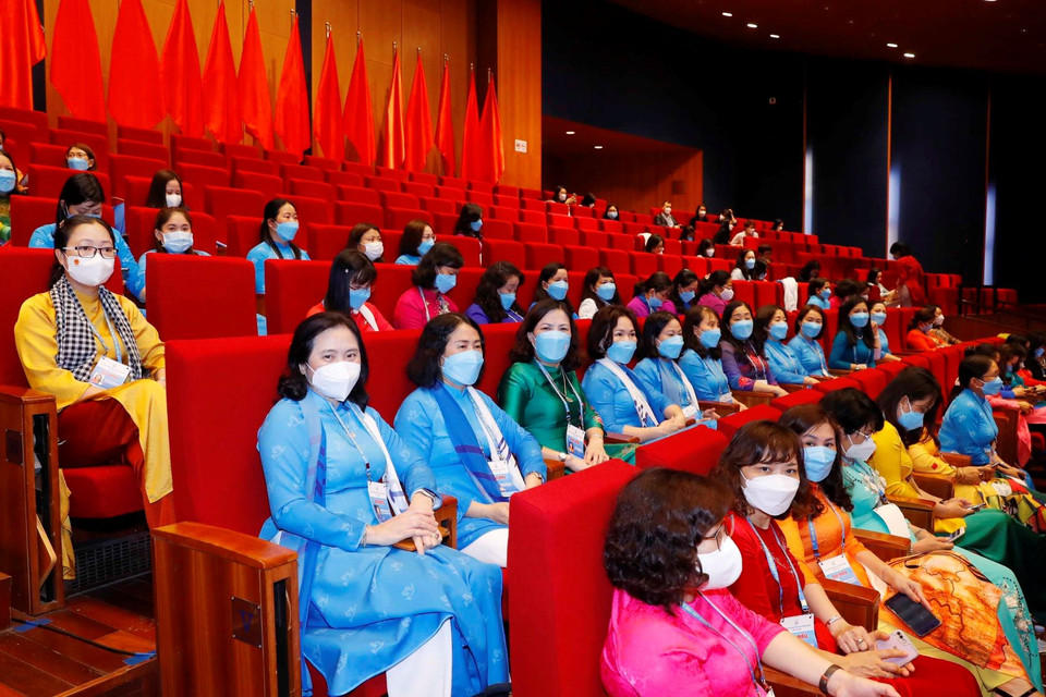 Đoàn đại biểu phụ nữ tỉnh Hải Dương dự phiên bế mạc Đại hội. (Ảnh: Phương Hoa/TTXVN)