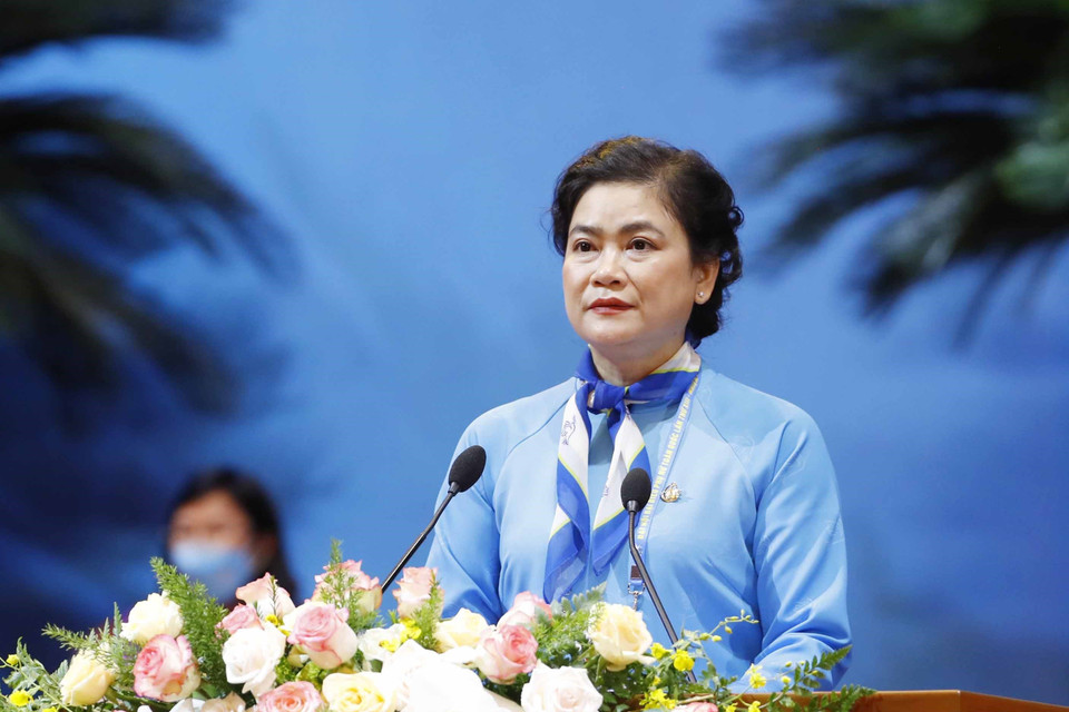 Phó Chủ tịch Hội Liên hiệp Phụ nữ Việt Nam Đỗ Thị Thu Thảo điều hành phiên bế mạc. (Ảnh: Phương Hoa/TTXVN)