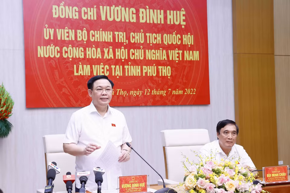 Chủ tịch Quốc hội Vương Đình Huệ phát biểu tại buổi làm việc. (Ảnh: Doãn Tấn/TTXVN)
