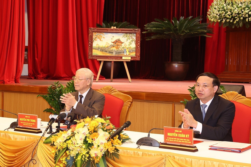 Tổng Bí thư Nguyễn Phú Trọng làm việc với cán bộ chủ chốt tỉnh Quảng Ninh. (Ảnh: Trí Dũng/TTXVN)