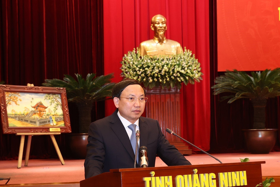 Ông Nguyễn Xuân Ký, Ủy viên Trung ương Đảng, Bí thư Tỉnh ủy, Chủ tịch Hội đồng Nhân dân tỉnh Quảng Ninh, trình bày báo cáo. (Ảnh: Trí Dũng/TTXVN)