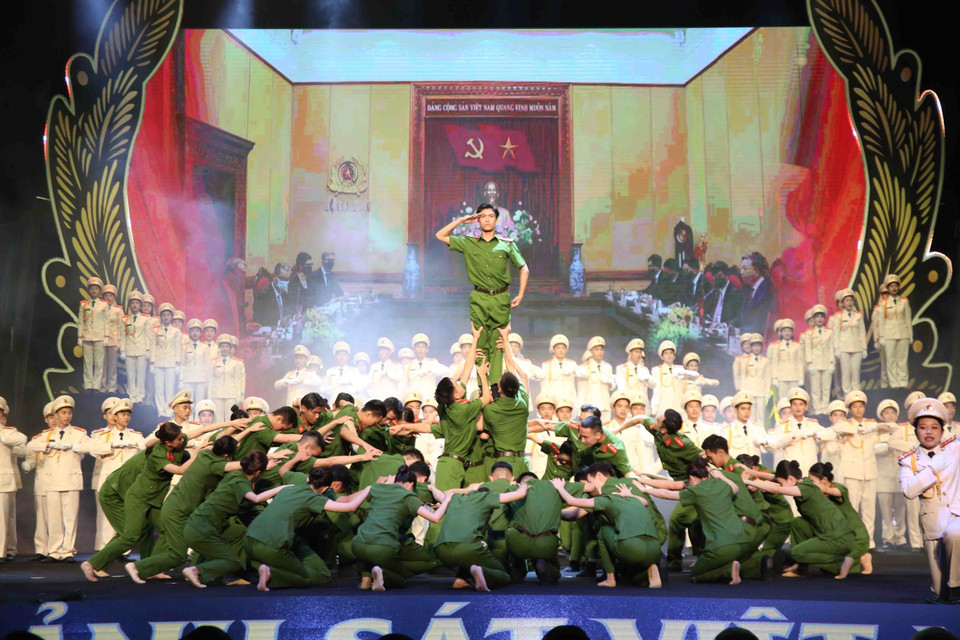 Chương trình biểu diễn nghệ thuật chào mừng buổi lễ. (Ảnh: Phạm Kiên/TTXVN)