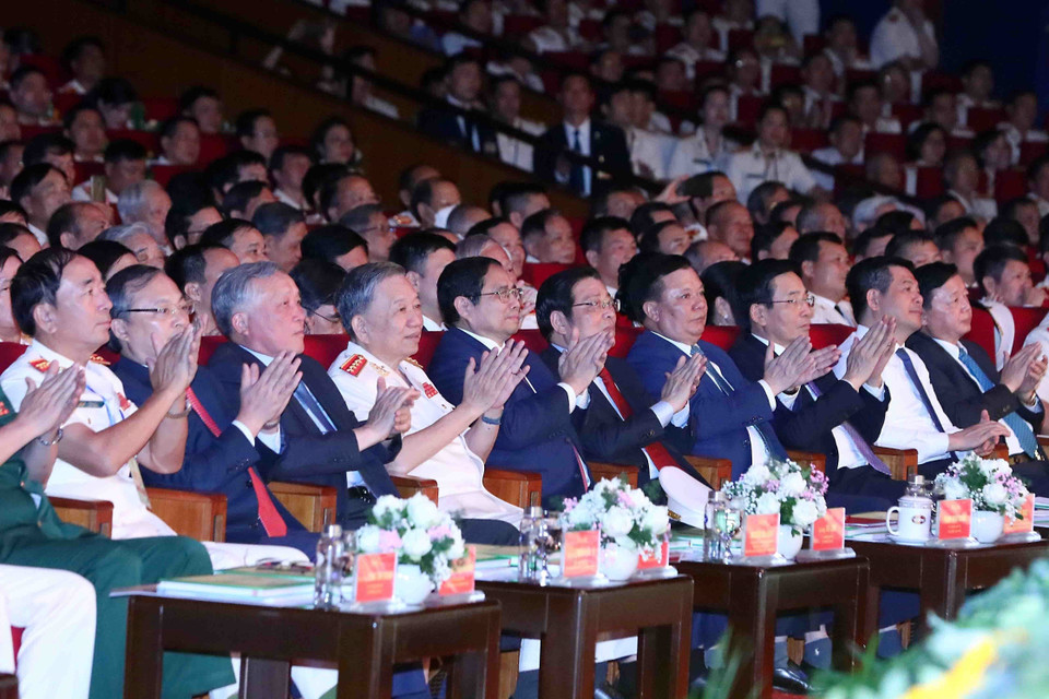 Thủ tướng Chính phủ Phạm Minh Chính và các đại biểu tham dự buổi lễ. (Ảnh: Phạm Kiên/TTXVN)