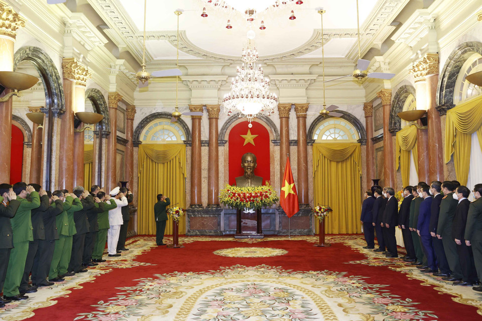 Quang cảnh lễ phong hàm cho Thứ trưởng Bộ Công an Trần Quốc Tỏ và Lương Tam Quang. (Ảnh: Thống Nhất/TTXVN)