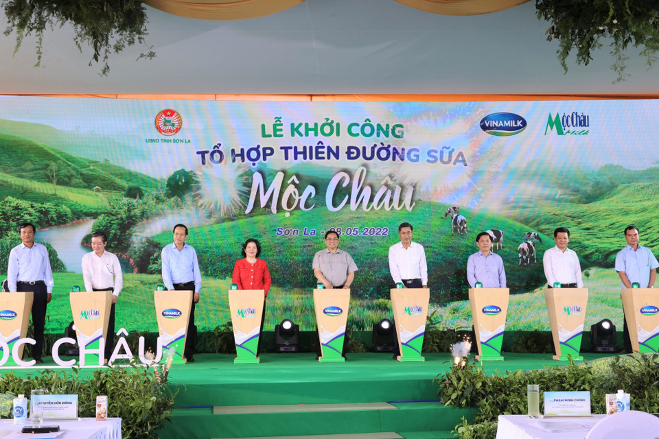 Dự lễ khởi công Tổ hợp, Thủ tướng Phạm Minh Chính kỳ vọng Vinamilk và Mộc Châu Milk sẽ cùng nhau phát triển nền nông nghiệp xanh, sạch, công nghệ cao, nền kinh tế nông nghiệp toàn diện và tuần hoàn, kết nối các lĩnh vực như nông nghiệp công nghệ cao, công nghiệp, du lịch thành chuỗi giá trị để phát triển bền vững tại Mộc Châu. 