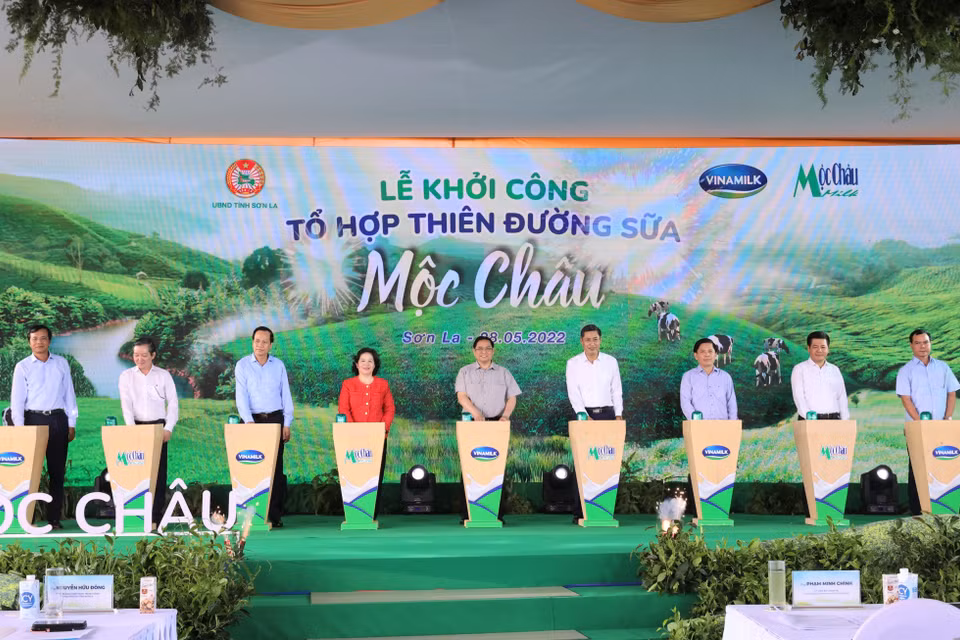 Dự lễ khởi công Tổ hợp, Thủ tướng Phạm Minh Chính kỳ vọng Vinamilk và Mộc Châu Milk sẽ cùng nhau phát triển nền nông nghiệp xanh, sạch, công nghệ cao, nền kinh tế nông nghiệp toàn diện và tuần hoàn, kết nối các lĩnh vực như nông nghiệp công nghệ cao, công nghiệp, du lịch thành chuỗi giá trị để phát triển bền vững tại Mộc Châu. 