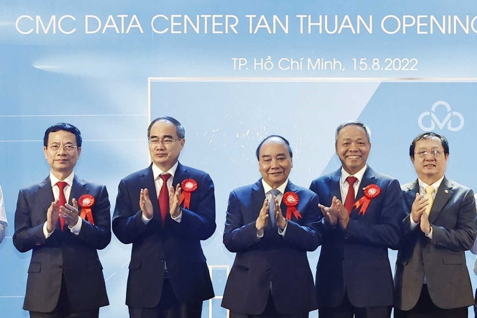 Chủ tịch nước Nguyễn Xuân Phúc tại Lễ khai trương Trung tâm dữ liệu CMC Tân Thuận. (Ảnh: Thống Nhất/TTXVN)