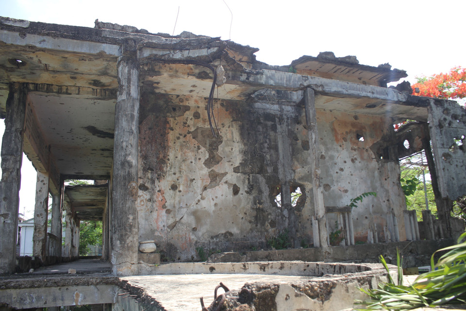 Những gì còn sót lại của Trường Bồ Đề sau những trận mưa bom, bão đạn. (Ảnh: Thanh Thủy/TTXVN)
