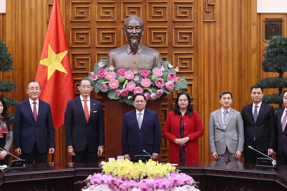  Thủ tướng Phạm Minh Chính và các đại biểu tại buổi tiếp. (Ảnh: Dương Giang/TTXVN)