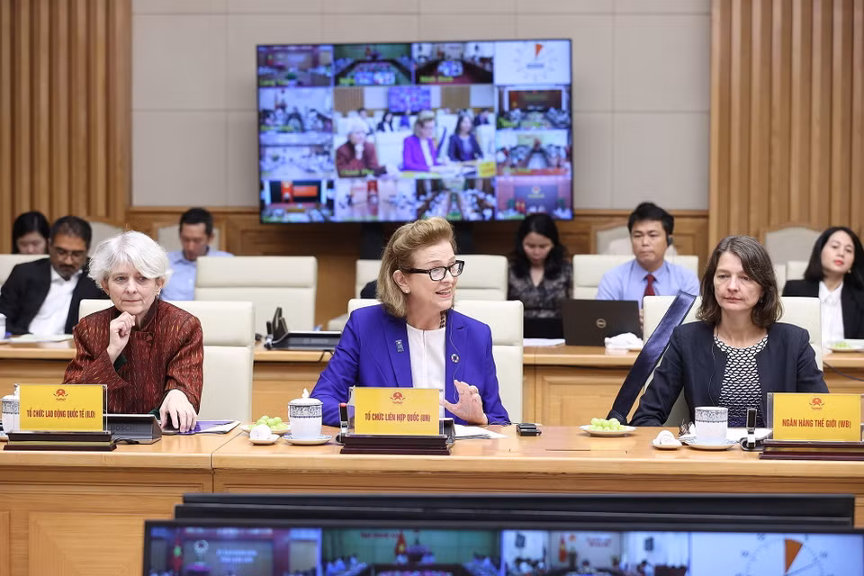 Bà Caitlin Wiesen (giữa), Trưởng Đại diện thường trú Chương trình Phát triển Liên hợp quốc (UNDP) tại Việt Nam phát biểu. (Ảnh: Dương Giang/TTXVN)