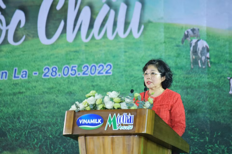 Bà Mai Kiều Liên, Chủ tịch Hội đồng quản trị Mộc Châu Milk, thành viên Hội đồng quản trị kiêm Tổng giám đốc Vinamilk phát biểu tại buổi khởi công "Tổ hợp Thiên đường Sữa Mộc Châu.”