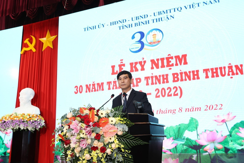 Bí thư Tỉnh ủy Bình Thuận Dương Văn An trình bày diễn văn kỷ niệm. (Ảnh: Dương Giang/TTXVN)