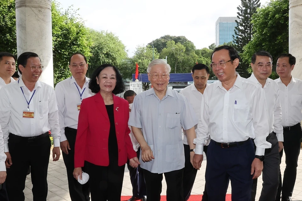 Tổng Bí thư Nguyễn Phú Trọng đến làm việc với Ban Thường vụ Thành ủy và lãnh đạo chủ chốt Thành phố Hồ Chí Minh. (Ảnh: Trí Dũng/TTXVN)