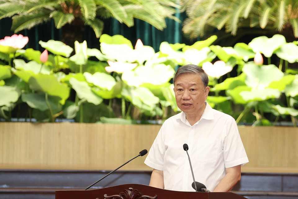 Đại tướng Tô Lâm, Ủy viên Bộ Chính trị, Bộ trưởng Bộ Công an phát biểu tại buổi làm việc. (Ảnh: Trí Dũng/TTXVN)