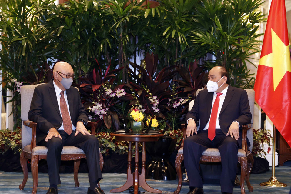 Chủ tịch nước Nguyễn Xuân Phúc tiếp ông Ang Kong Hua, lãnh đạo Tập đoàn Sembcorp Industries. (Ảnh: Thống Nhất/TTXVN)