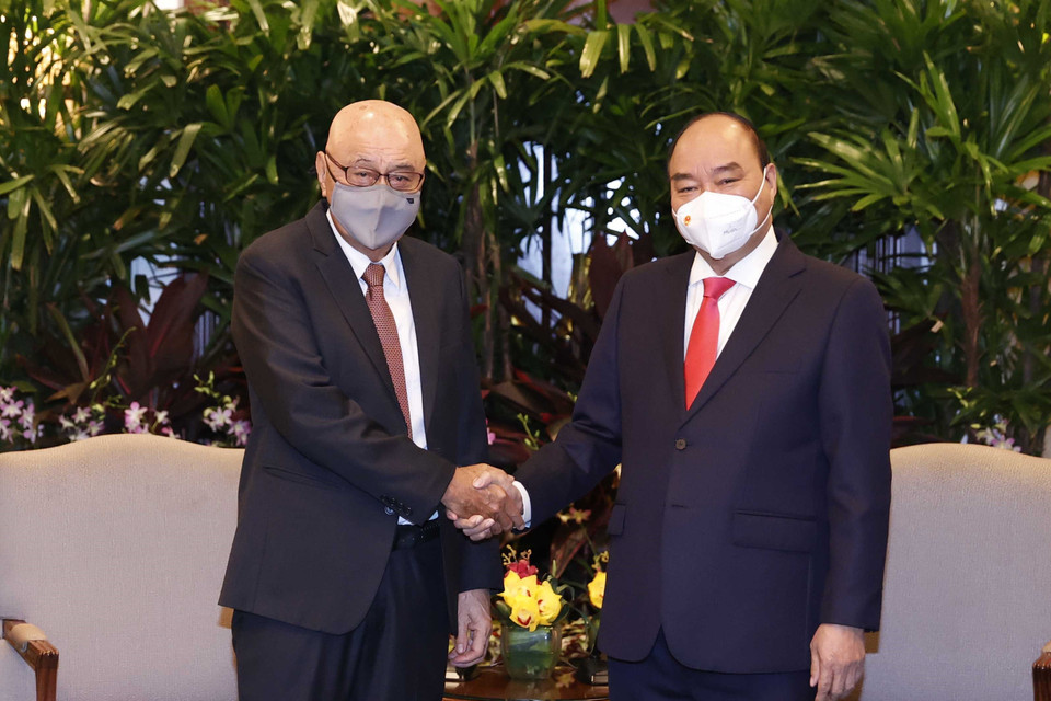 Chủ tịch nước Nguyễn Xuân Phúc tiếp ôngChủ tịch nước Nguyễn Xuân Phúc tiếp ông Ang Kong Hua, lãnh đạo Tập đoàn Sembcorp Industries. (Ảnh: Thống Nhất/TTXVN)