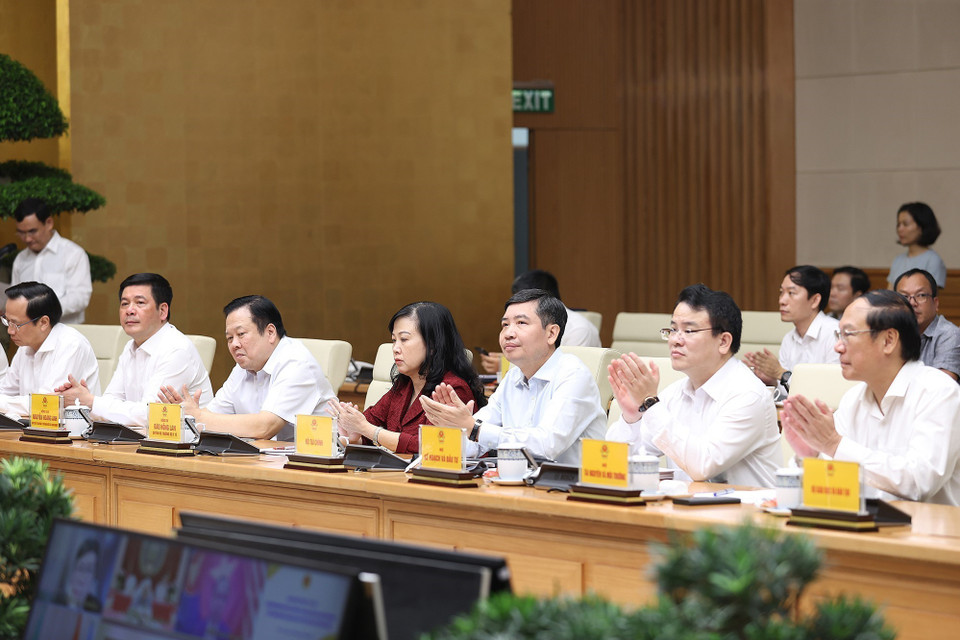 Hội nghị được tổ chức trực tuyến giữa đầu cầu Trụ sở Chính phủ với đầu cầu các tỉnh, thành phố trong nước và 94 đại sứ quán, cơ quan đại diện Việt Nam ở nước ngoài. (Ảnh: Dương Giang/TTXVN)