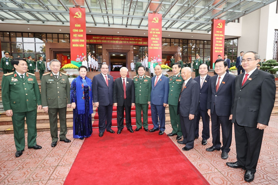 Tổng Bí thư, Chủ tịch nước, Bí thư Quân ủy Trung ương Nguyễn Phú Trọng và Thủ tướng Chính phủ Nguyễn Xuân Phúc, Chủ tịch Quốc hội Nguyễn Thị Kim Ngân cùng các đồng chí lãnh đạo, nguyên lãnh đạo Đảng, Nhà nước dự Đại hội. (Ảnh: Trí Dũng/TTXVN)