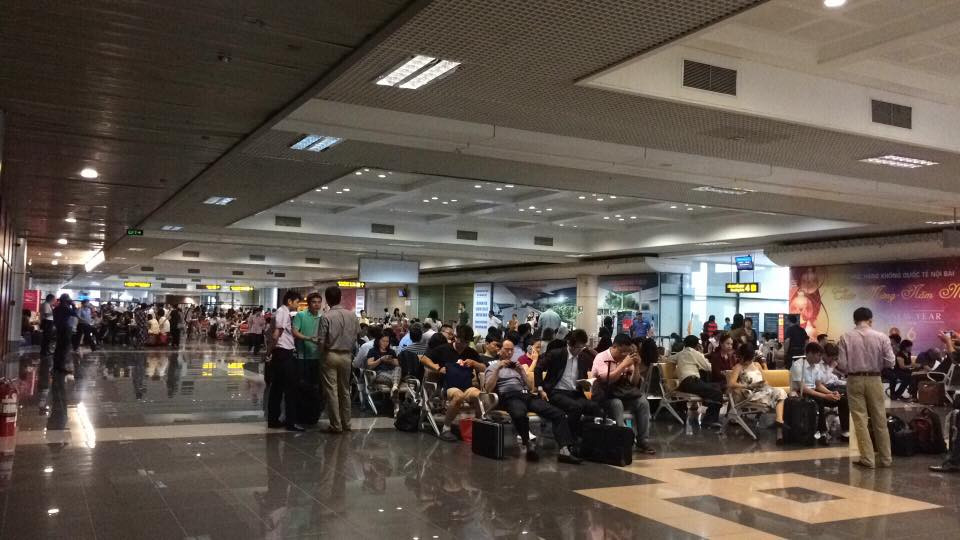 Các chuyến bay bị hoãn từ 30-50 phút. (Ảnh: Bích Hằng/Vietnam+)