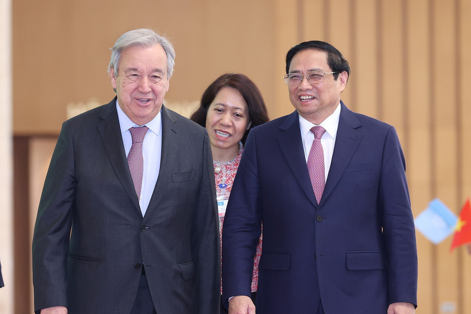 Thủ tướng Phạm Minh Chính và Tổng Thư ký Liên hợp quốc António Guterres. (Ảnh: Dương Giang/TTXVN)