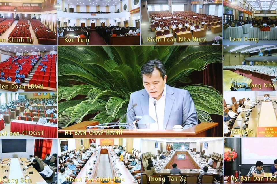 Điểm cầu trực tuyến Thông tấn xã Việt Nam và các điểm cầu trực tuyến tại các ban, bộ, ngành cùng các địa phương.(Ảnh: Trí Dũng/TTXVN)