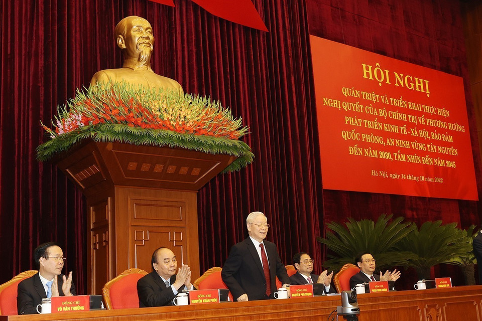 Tổng Bí thư Nguyễn Phú Trọng, Chủ tịch nước Nguyễn Xuân Phúc, Thủ tướng Chính phủ Phạm Minh Chính, Chủ tịch Quốc hội Vương Đình Huệ và Thường trực Ban Bí thư Võ Văn Thưởng chủ trì hội nghị. (Ảnh: Trí Dũng/TTXVN)