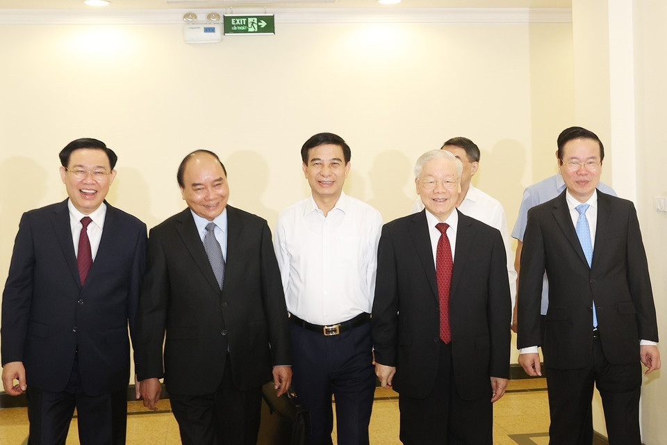 Tổng Bí thư Nguyễn Phú Trọng và các lãnh đạo Đảng, Nhà nước đến dự hội nghị. (Ảnh: Trí Dũng/TTXVN)