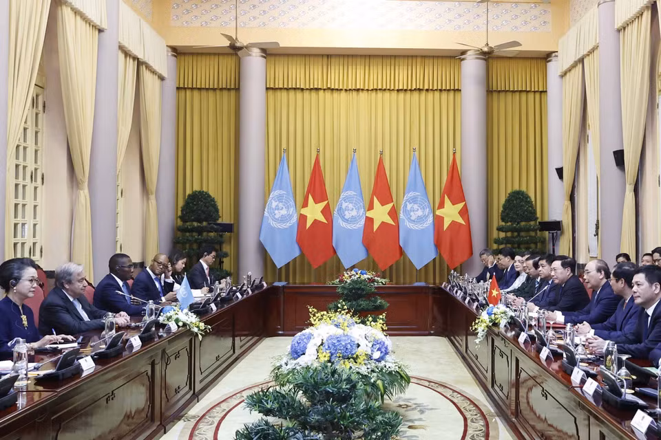Chủ tịch nước Nguyễn Xuân Phúc hội đàm với Tổng Thư ký Liên hợp quốc António Guterres. (Ảnh: Lâm Khánh/TTXVN)