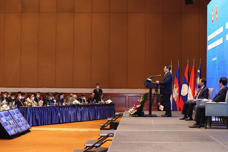 Thủ tướng Phạm Minh Chính phát biểu tại phiên "Thúc đẩy hợp tác tiểu vùng trong ASEAN hướng tới phục hồi." (Ảnh: Dương Giang/TTXVN)