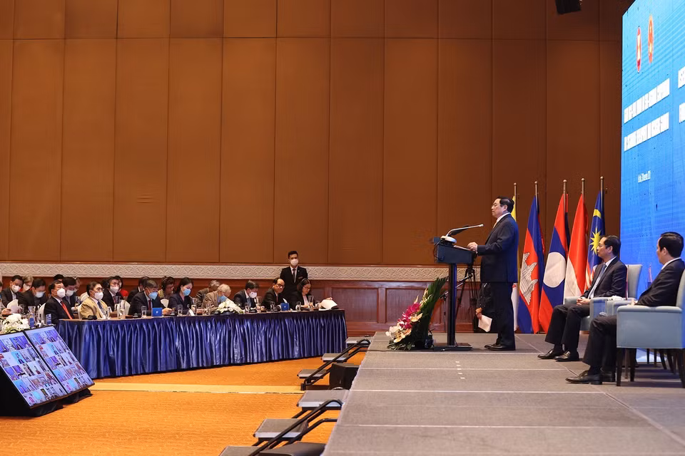 Thủ tướng Phạm Minh Chính phát biểu tại phiên "Thúc đẩy hợp tác tiểu vùng trong ASEAN hướng tới phục hồi." (Ảnh: Dương Giang/TTXVN)