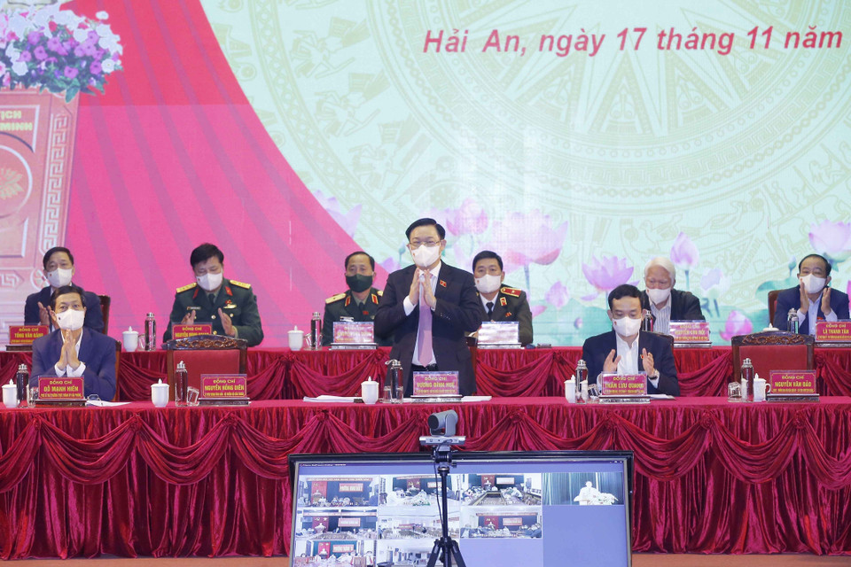 Chủ tịch Quốc hội Vương Đình Huệ dự Hội nghị tiếp xúc cử tri quận Hải An (Hải Phòng). (Ảnh: Doãn Tấn/TTXVN)