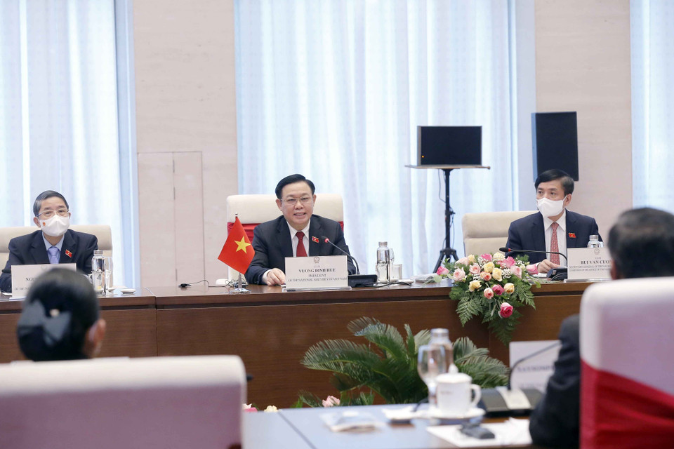 Chủ tịch Quốc hội Vương Đình Huệ phát biểu tại buổi hội đàm. (Ảnh: Doãn Tấn/TTXVN)