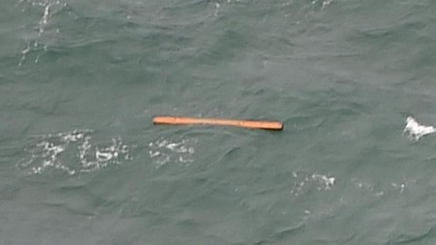 Vật thể trôi nổi nghi là của máy bay QZ8501 mất tích. (Nguồn: AFP)