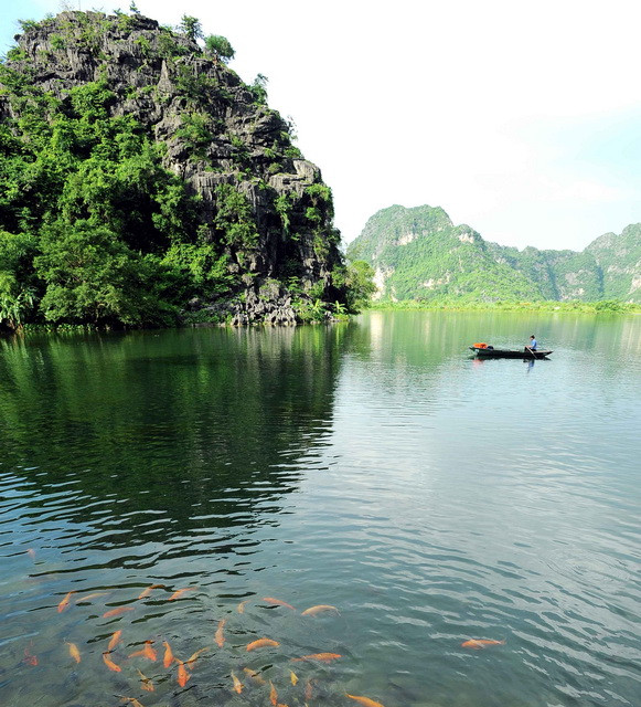 Cảnh sắc thiên nhiên tuyệt đẹp tại quần thể danh thắng Tràng An. (Ảnh: TTXVN)