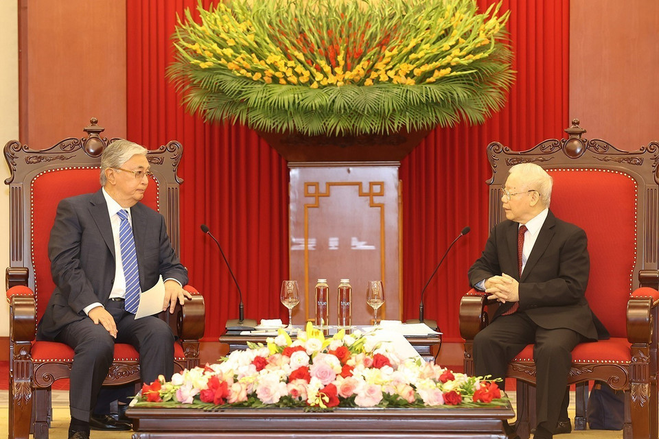 Tổng Bí thư Nguyễn Phú Trọng tiếp Tổng thống Kazakhstan Kassym-Jomart Tokayev. (Ảnh: Trí Dũng/TTXVN)