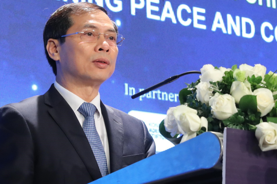 Thứ trưởng Thường trực Bộ Ngoại giao Bùi Thanh Sơn phát biểu tại Hội thảo khoa học quốc tế về biển Đông lần thứ 12. (Ảnh: Lâm Khánh/TTXVN)