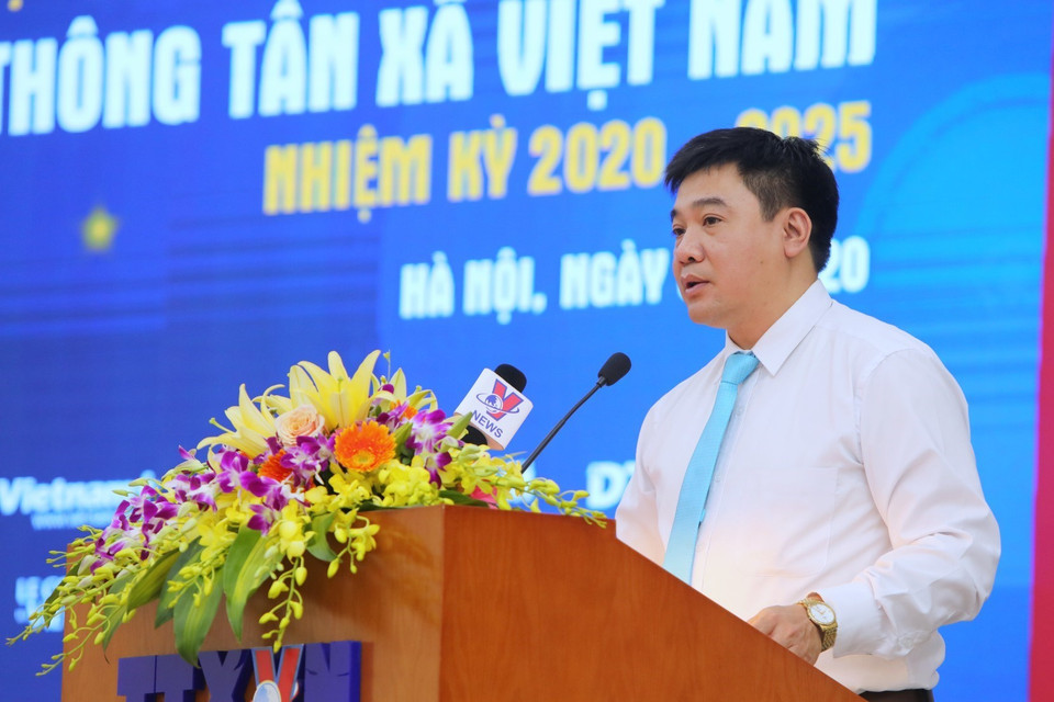 Ông Đàm Danh Liêm, Phó Trưởng ban Tổ chức cán bộ đọc báo cáo thẩm tra tư cách Đại biểu và quy chế làm việc của Đại hội. Ảnh: Thành Đạt/TTXVN)