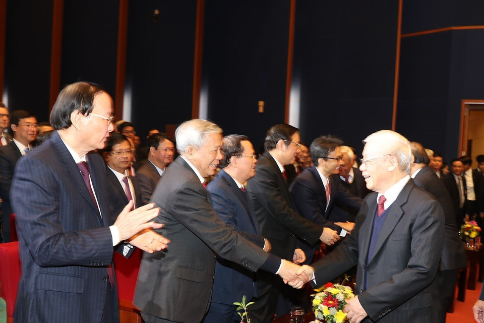 Tổng Bí thư, Chủ tịch nước Nguyễn Phú Trọng với các đồng chí lãnh đạo, nguyên lãnh đạo Đảng, Nhà nước và các đại biểu dự Lễ kỷ niệm. (Ảnh: Trí Dũng/TTXVN)