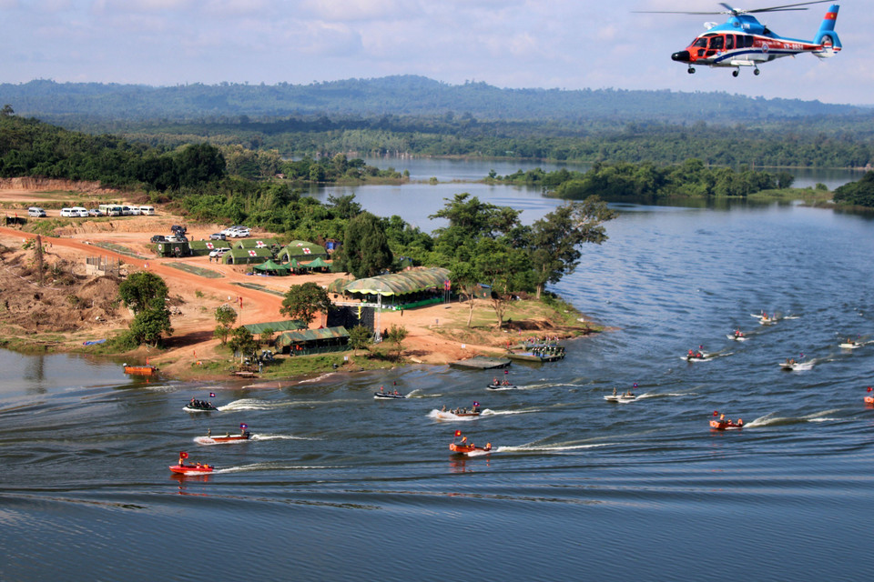 Ngày 15/9, tại huyện Naxaythong, thủ đô Vientiane diễn ra Diễn tập cứu hộ, cứu nạn chung giữa quân đội ba nước Việt Nam, Lào và Campuchia. (Ảnh: TTXVN phát)