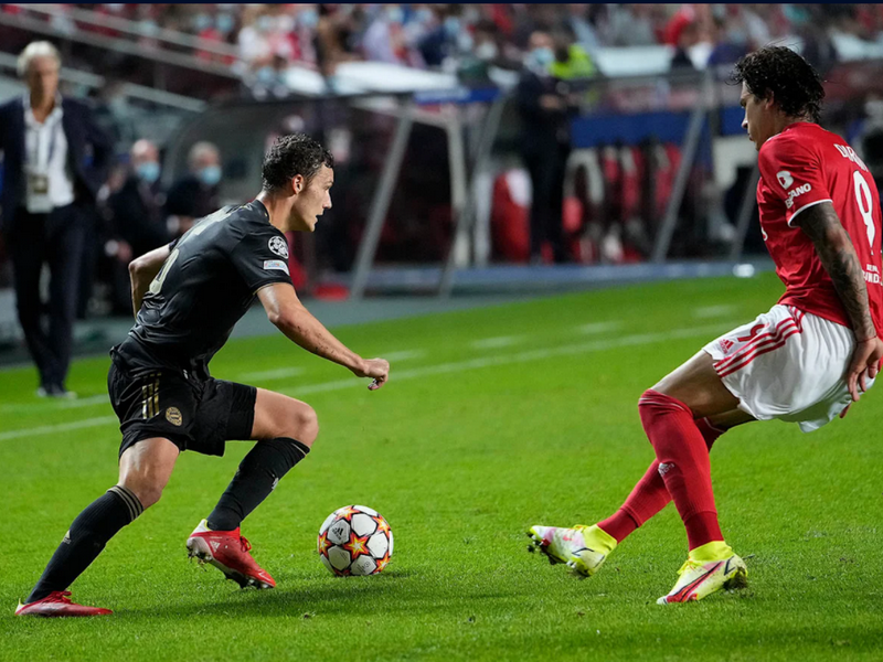 Benjamin Pavard đã có trận đấu xuất sắc.(Nguồn: Fcb.com)