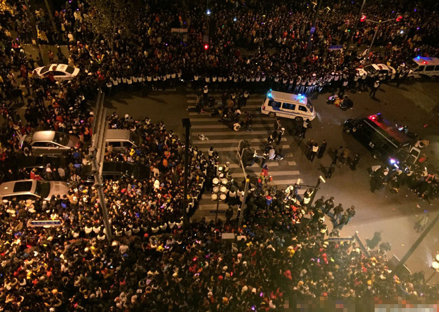 Hiện trường vụ giẫm đạp. (Nguồn: jwb.com.cn)