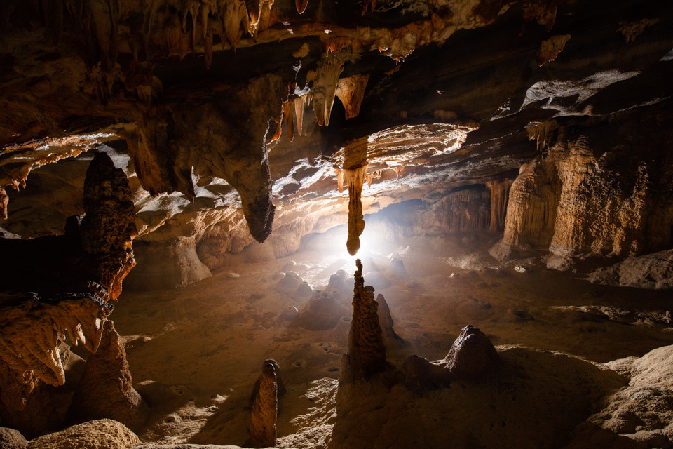 Nhũ đá trong Hang Tiên 2. (Nguồn: Oxalis Adventures-Ryan Deboodt/Vietnam+)