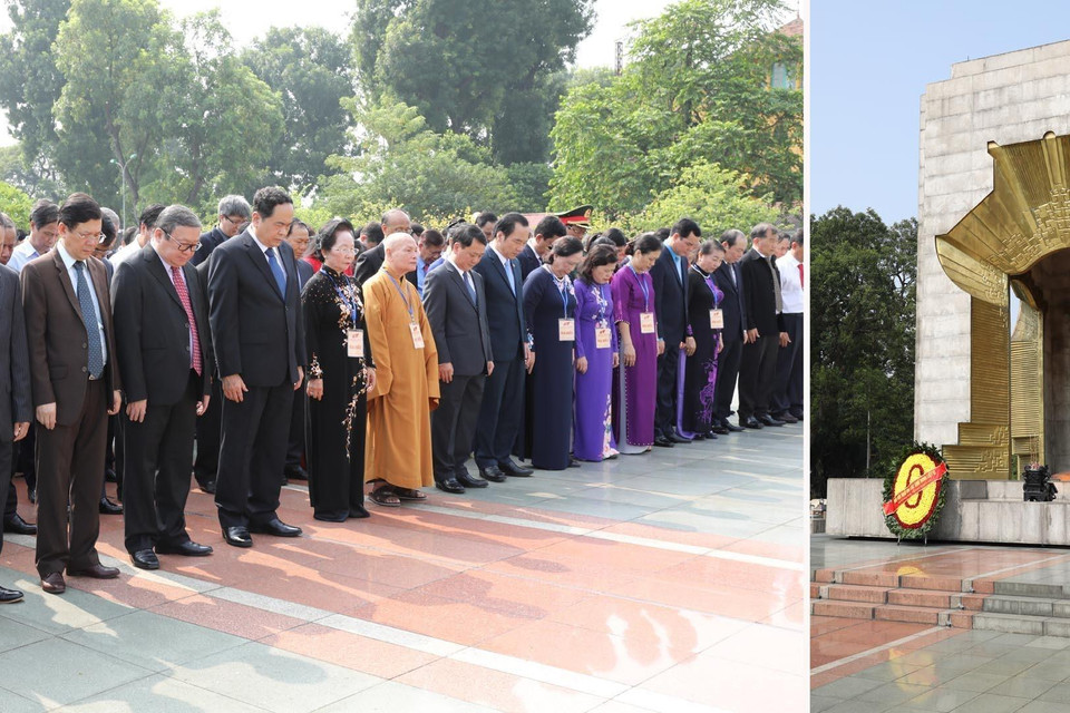 Đoàn đại biểu dự Đại hội đại biểu toàn quốc Mặt trận Tổ quốc Việt Nam lần thứ IX do ông Trần Thanh Mẫn, Bí thư Trung ương Đảng, Chủ tịch Ủy ban Trung ương Mặt trận Tổ quốc Việt Nam khóa VIII làm Trưởng đoàn đến đặt vòng hoa, dâng hương tưởng niệm các Anh hùng, Liệt sỹ tại Đài tưởng niệm Bắc Sơn. (Ảnh: Lâm Khánh/TTXVN)