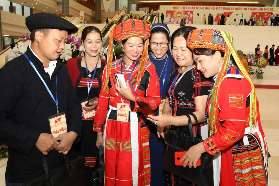 Tham dự Đại hội có 281 đại biểu dân tộc ít người, chiếm 28,13%. (Nguồn: TTXVN)